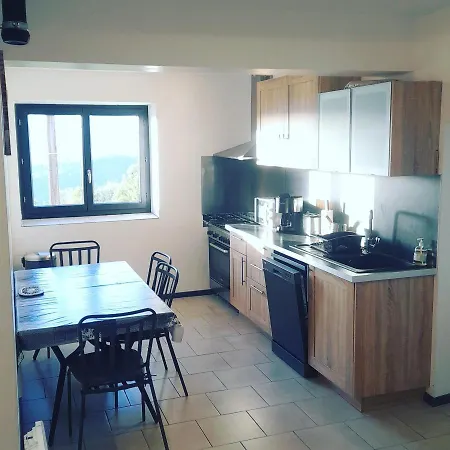 Des Grillons Holiday home